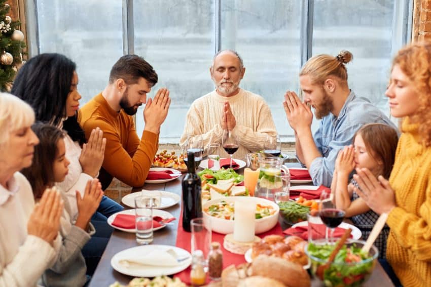 Familia Creștină – Biserica Mică de acasă, loc binecuvântat de Dumnezeu
